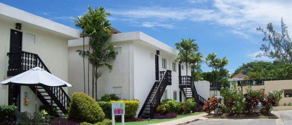 Plum Tree Club Apartment *